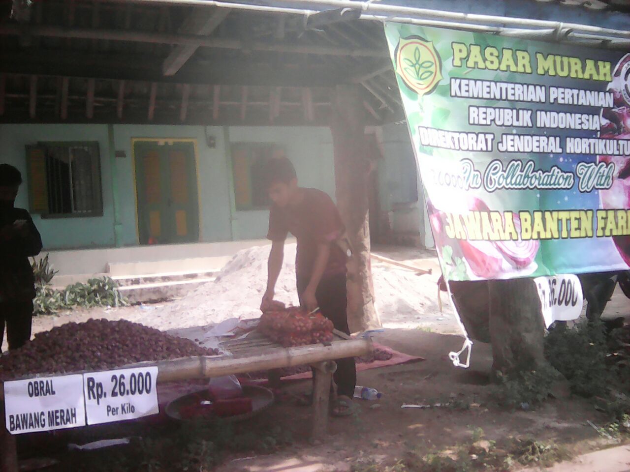 Pasar Murah, Bawang Merah Rp26.000 per Kliogram
