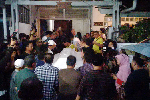 Selasa Besok Jenazah Mike Mohede Dimakamkan