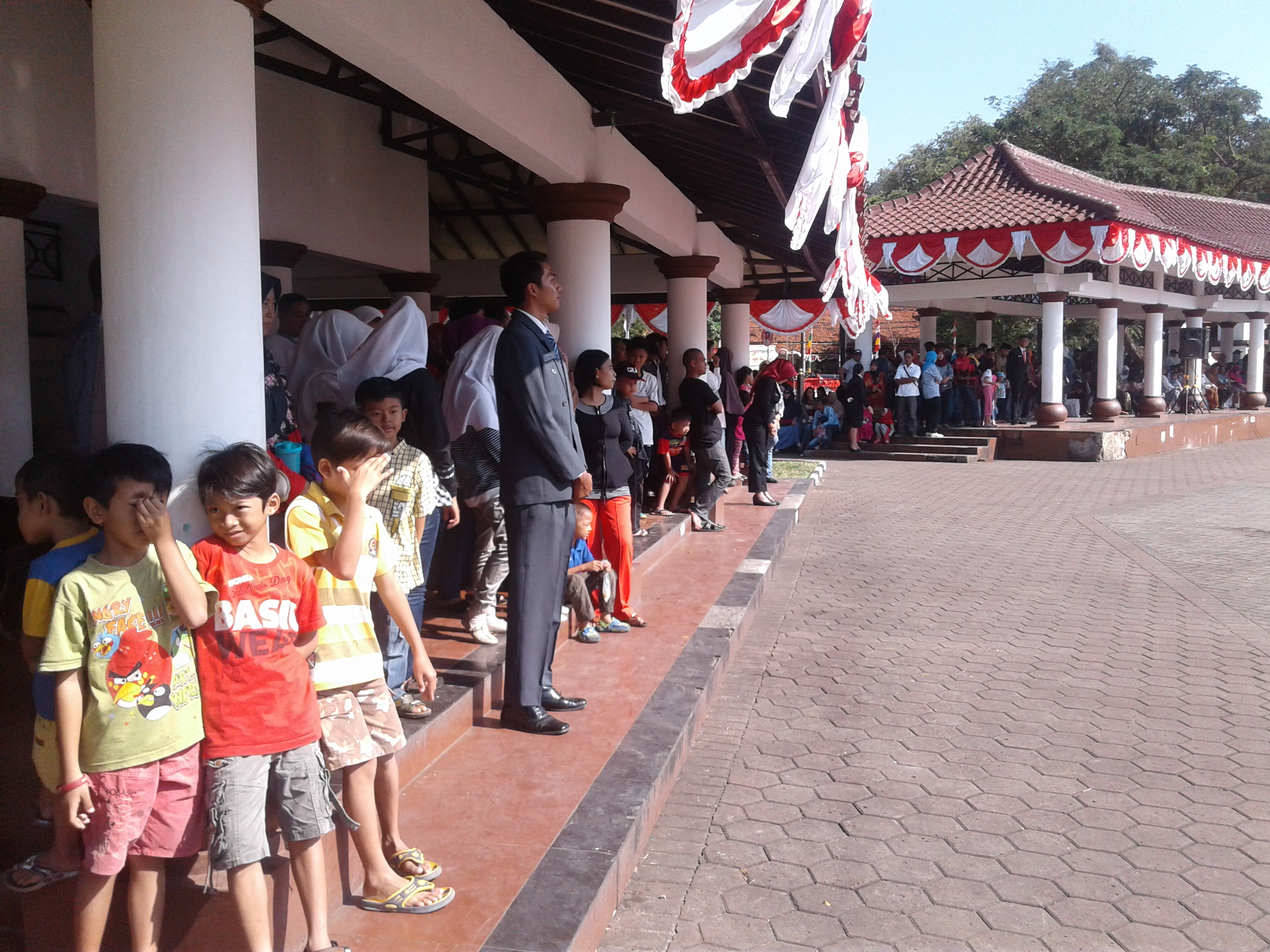 Warga Kota Serang Antusias Saksikan Upacara HUT RI