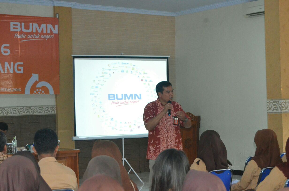 Perum Perhutani KPH Banten Jalankan Program BUMN Mengajar