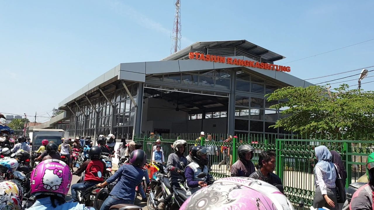HUT RI, Kereta Api Merak-Rangkasbitung Digratiskan
