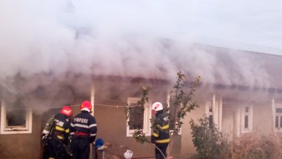 TULCEA: O lumânare lăsată aprinsă a adus moartea unei bătrâne