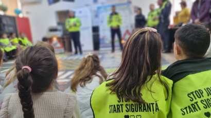 BABADAG: Polițiștii au desfășurat activități educative în cadrul Școlii Gimnaziale „Mircea cel Bătrân”