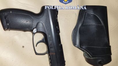 CONSTANȚA: Percheziții la locuințele unor persoane bănuite de proxenetism. Metoda ,,loverboy” folosită de suspecți