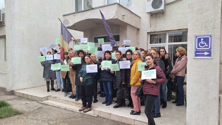 CONSTANȚA: Protest spontan al angaților DSP. Angajaţii vor mărirea salariilor ca la Casa de Asigurări de Sănătate