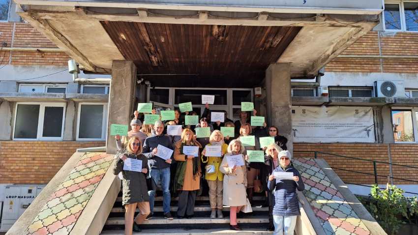 CONSTANȚA: Continuă protestele la direcțiile de sănătate publică