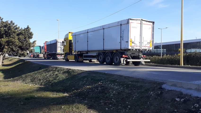 CONSTANȚA/VIDEO: Transportatorii protestează! Traficul se desfășoară cu dificultate