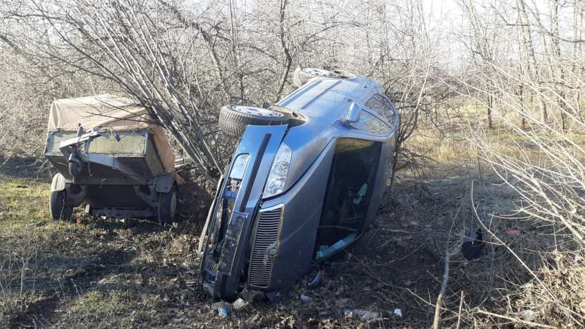masina rasturnata Tuzla, accident - foto - ISU Dobrogea