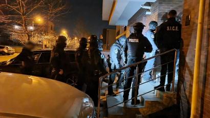 Judeţul CONSTANŢA: Percheziţii într-un dosar de contrabandă cu țigări și comercializare de substanțe dopante