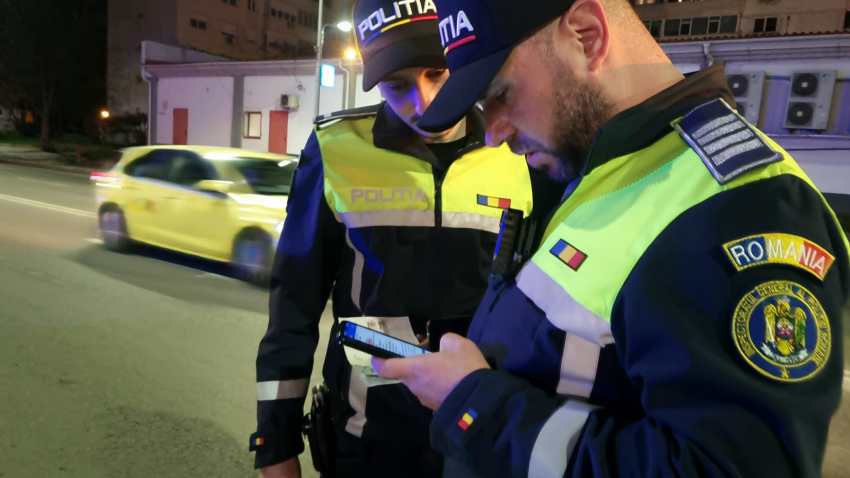 Noua aplicaţie eDAC, folosită de poliţiştii constănțeni pentru verificarea a 600 de persoane