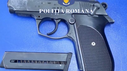 Dosar penal în cazul unui bărbat care deţinea o armă neletală de autoapărare, dar avea permisul suspendat