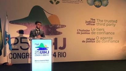 Un student al Facultății de Drept și Științe Administrative din Constanţa, câştigător al concursului de lucrări științifice din cadrul Congresului internațional al executorilor judecătorești din Brazilia