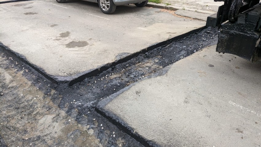 FOTO-VIDEO | Strada Ion Adam din Constanța este aproape impracticabilă de mai bine de două luni