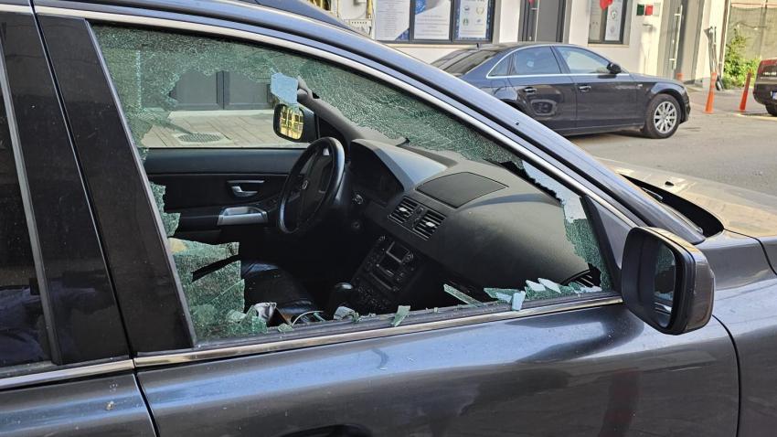 CONSTANȚA: Mașini vandalizate pe strada General Manu