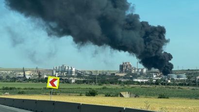 Fabrica de ciment din Medgidia, în incinta căreia a izbucnit un incendiu, amendată de Garda de Mediu Constanţa
