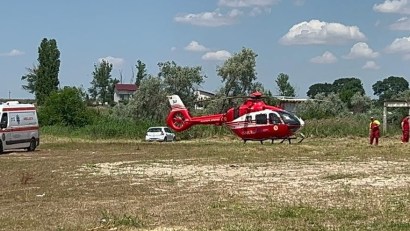 UPDATE | TECHIRGHIOL: Femeia scoasă din apă, pe Plaja Șincai, a decedat. Vara trecută, cel puțin 3 vârstnici au murit înecați în lac