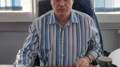 Criticul literar Angelo Mitchievici pune punct funcției sale de director al Bibliotecii Județene „Ioan N. Roman” și răspunde provocării de a fi vicepreședinte al Uniunii Scriitorilor din România