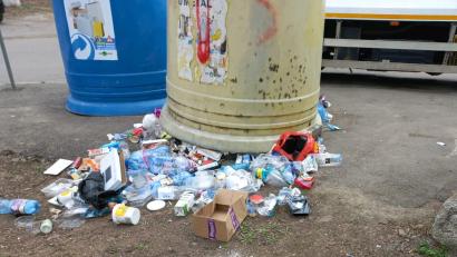 CONSTANȚA: Platformele de colectare a deșeurilor din municipiu, vandalizate de cei care obțin venituri din ambalaje returnabile