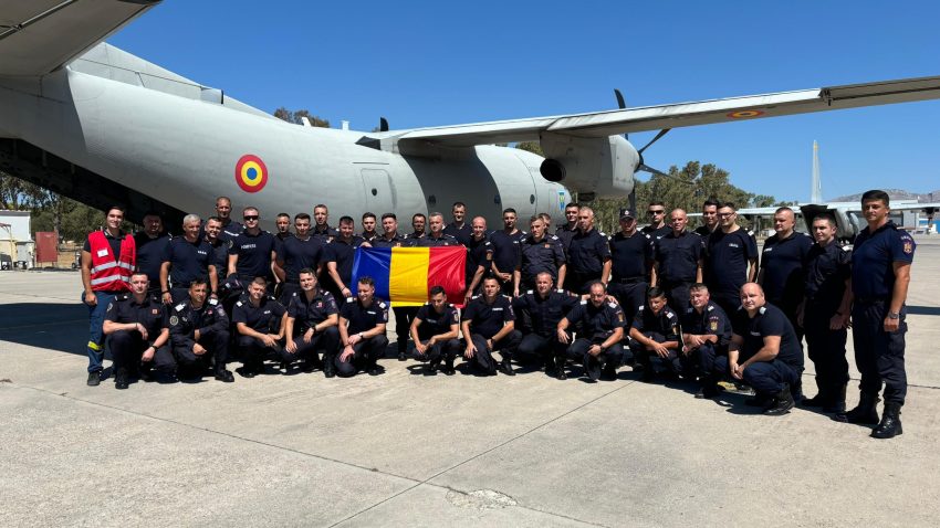 În baza de operații din regiunea Attica au ajuns ieri, 40 de pompieri români