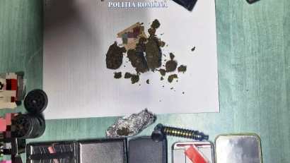 Un bărbat este cercetat de poliţiştii constănţeni după ce au fost găsite asupra lui substanţe psihoactive