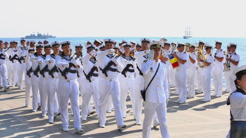 CONSTANȚA, TULCEA: „Ziua Recunoștinței”, marcată de marinarii militari