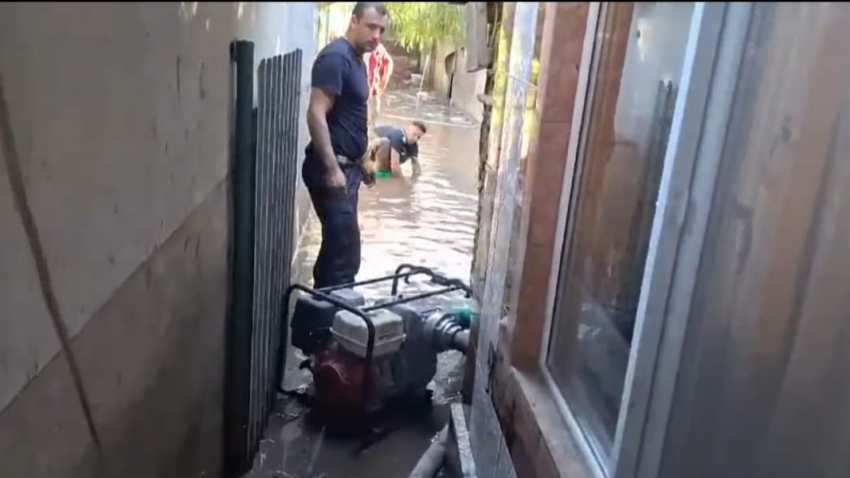 Pompierii tulceni intervin în localitatea Pechea, din județul Galați, afectată de inundații