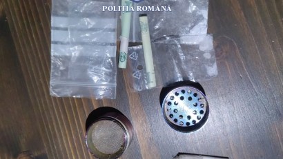 CONSTANȚA: Droguri depistate de polițiști într-o sală de jocuri de noroc