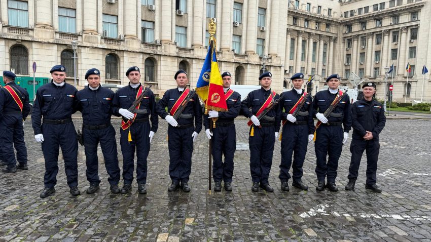 Drapelul de Luptă al Grupării de Jandarmi Mobile „Tomis” Constanța, decorat cu Ordinul Național „Bărbăție și Credință”, în grad de Cavaler