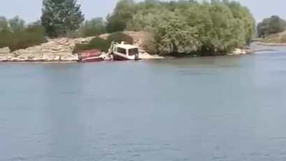 TULCEA: Dosar penal pe numele conducătorului ambarcațiunii care a fost implicată în accidentul naval de pe Canalul Sulina, în apropierea localității Maliuc. Bărbatul ar fi consumat alcool