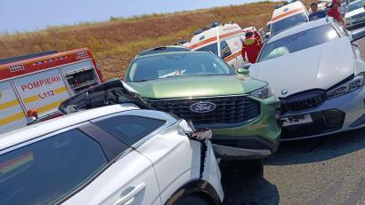 FOTO/UPDATE: Planul Roșu de Intervenție activat pe A2: Șase mașini implicate într-un accident rutier