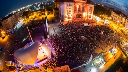 CONSTANȚA: A patra ediție Sunscreen Film & Arts Festival 2025 – filme noi, proiecții în aer liber, intrarea gratuită