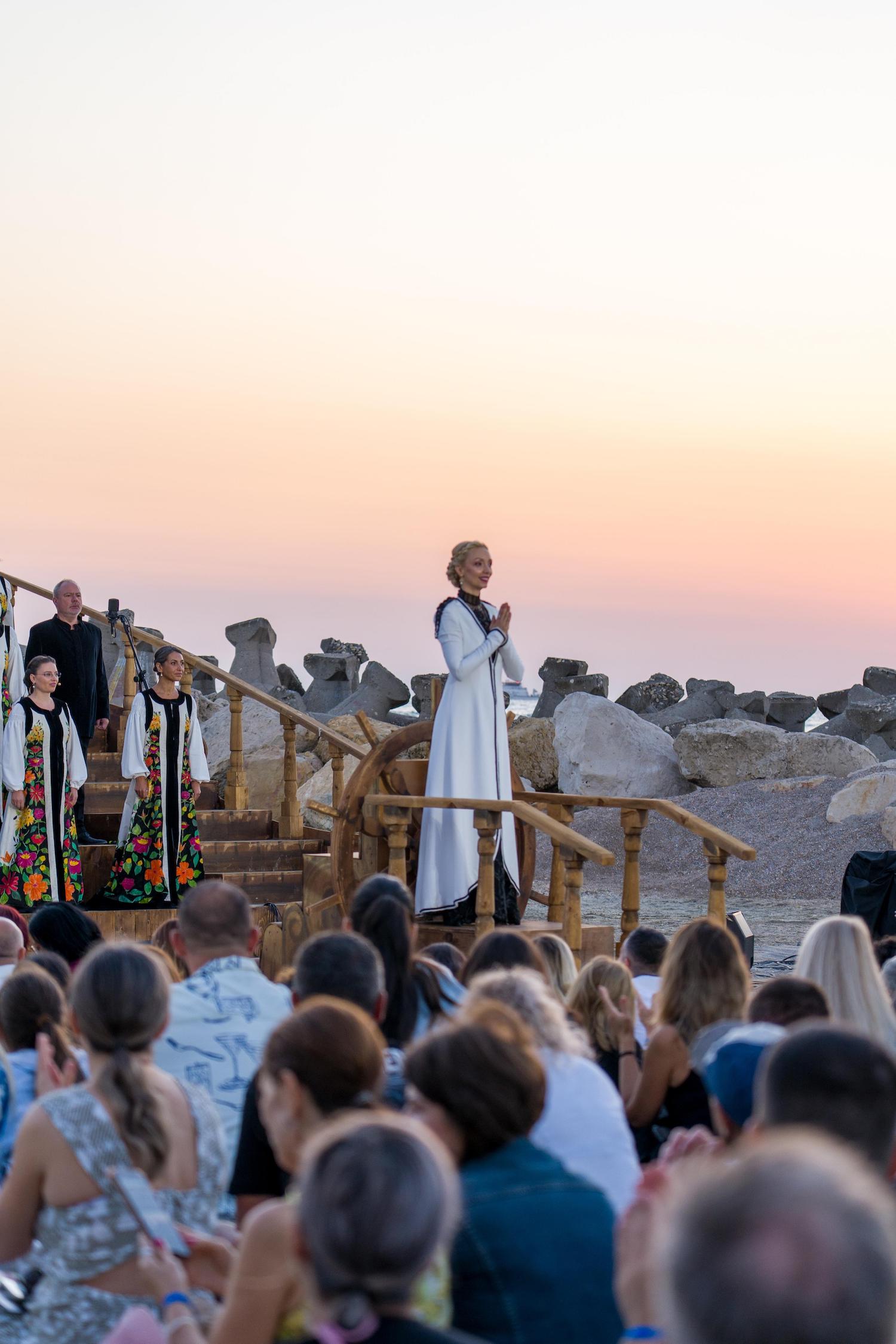 MADRIGAL LA RASARIT - 4