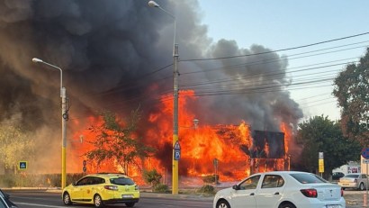 UPDATE | Incendiu violent la fostul club Bellagio din Mamaia. Polițiștii au deschis dosar penal pentru distrugere din culpă (VIDEO)