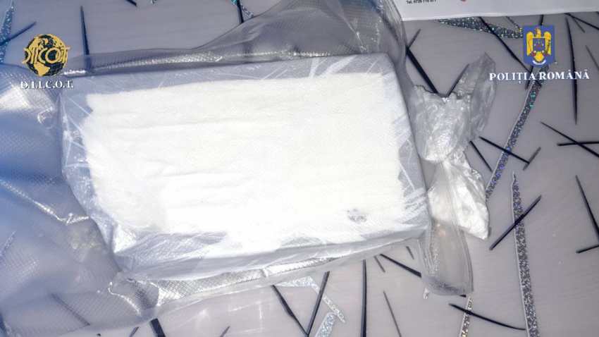 LUMINA: Bărbat reținut pentru trafic de cocaină LUMINA: Bărbat reținut pentru trafic de cocaină