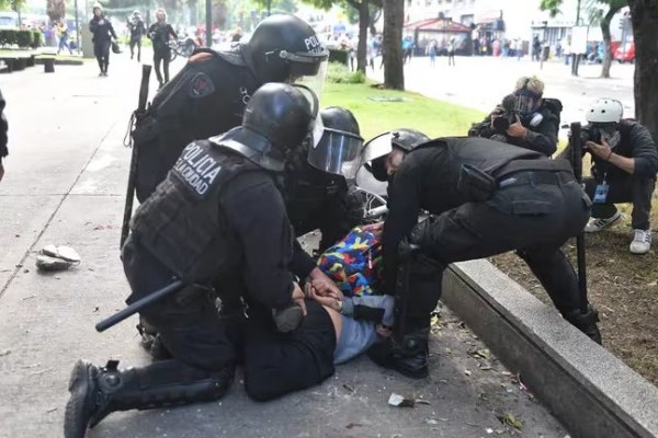 Feroz represión en la 9 de Julio: La CTA denuncia que se trató de una emboscada del Gobierno Nacional