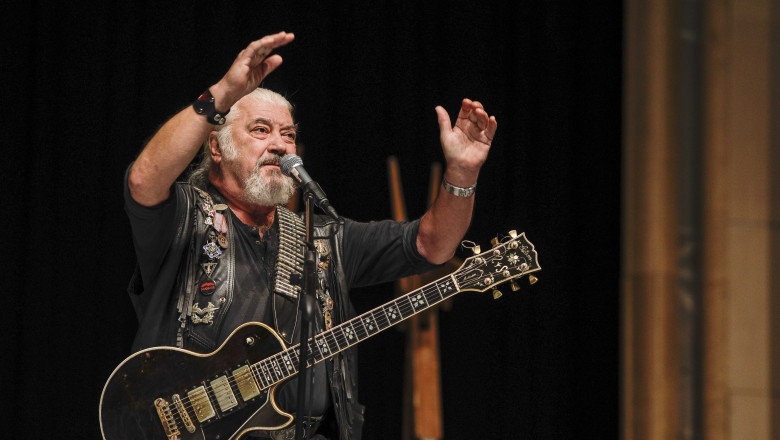 La mulţi ani, Nicu Covaci! La mulţi ani, Nicu Covaci!