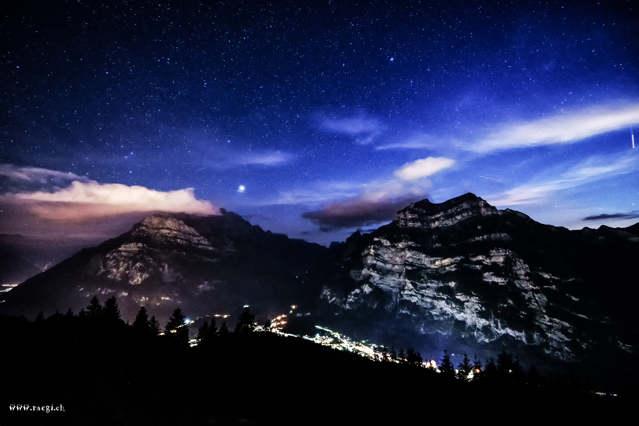 Glarnerland by Night