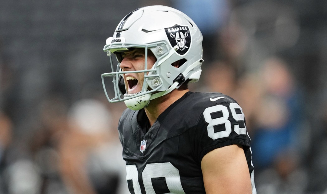 Raiders TE Brock Bowers