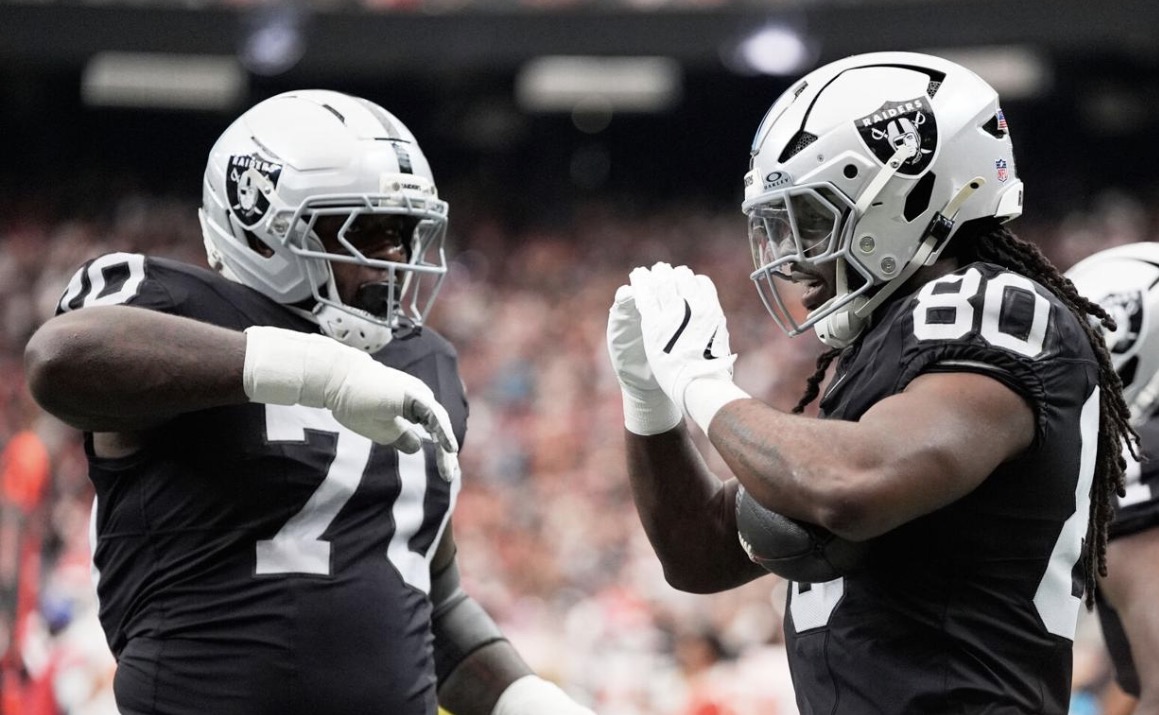 Raiders’ Guard Earned the Team’s Highest Pass-Blocking Grade of the Season in Week 6