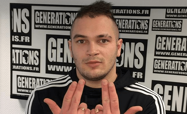 Et genre tu les aide, quand ils ont c'qu'ils . Jul est certifiÃ© Disque de Platine