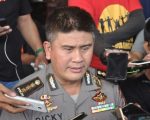 Kabid Humas Polda Sulsel, Kombes Pol Dicky Sondani saat memberikan keterangan persnya. | Foto:Illank