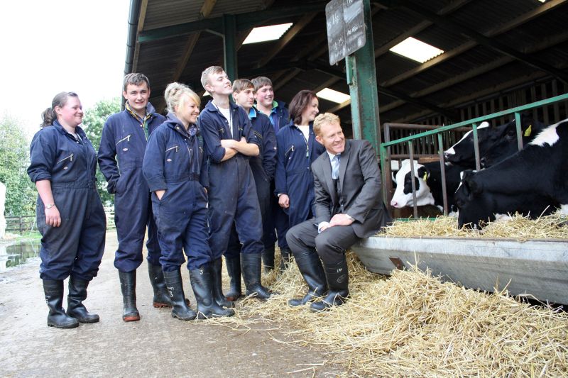 Adam Henson With Students On Farm Reaseheath College - Download Creative City Design | Ultra HD