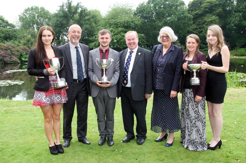 Poa Cross College Award Winner 2022 Reaseheath College - Ultra HD Colorful Pattern - Retina