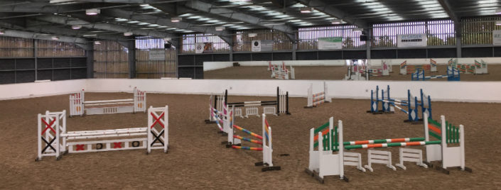 Riding Show Indoor Jump Reaseheath College - Best Mountain Backgrounds in Mobile