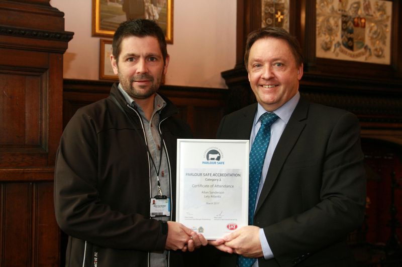 Reaseheath College S Vice Principal Dave Kynaston Who Has Retired - Download Perfect Nature Art | 4K