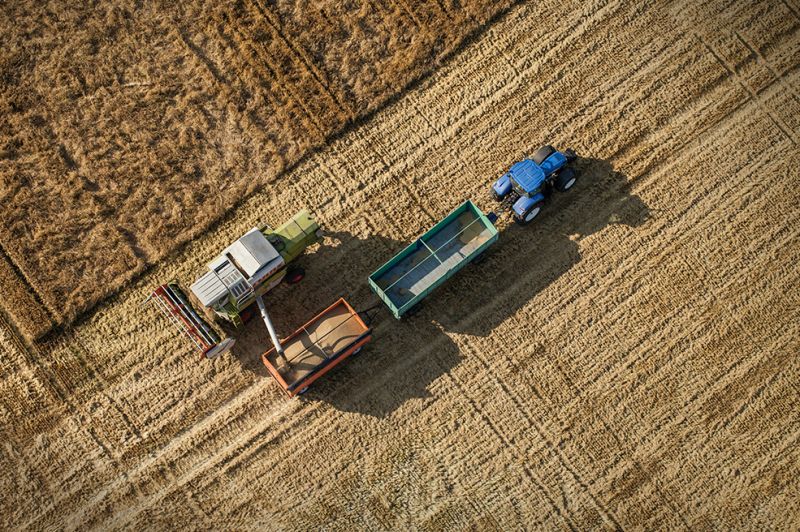 Ag Eng Large Tractor Reaseheath College - Colorful Picture Collection - HD Quality