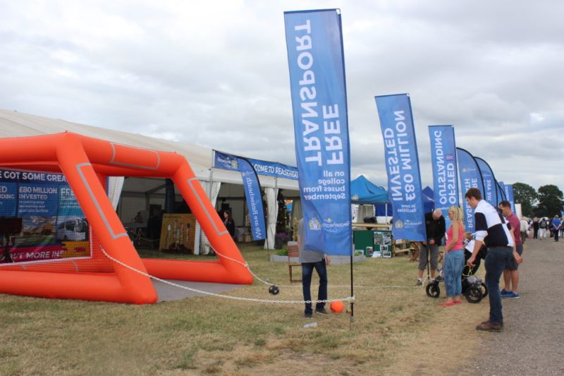 Reaseheath College Awarded Championship At Royal Cheshire Show Reaseheath College - 8K Dark Textures for Desktop