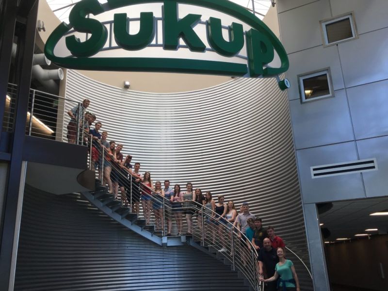 Usa Study Tour Has Wow Factor In Spades Reaseheath College - Stunning Gradient Wallpaper - High Resolution