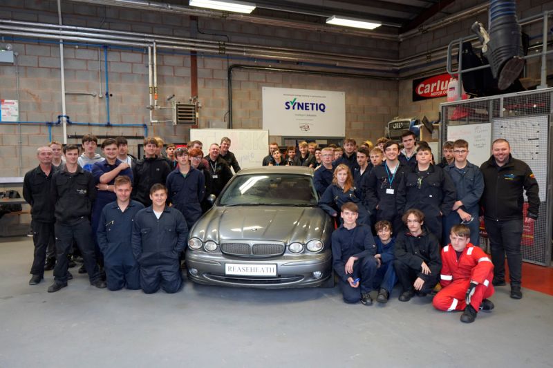 Synetiq Partnership Benefits Reaseheath S Motor Vehicle Students Reaseheath College - Premium Gradient Texture Gallery - 8K