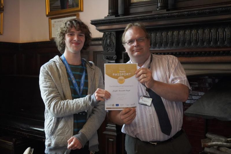 Beready Gold Achievers Recognised Reaseheath College - Amazing Desktop Light Textures | Free Download